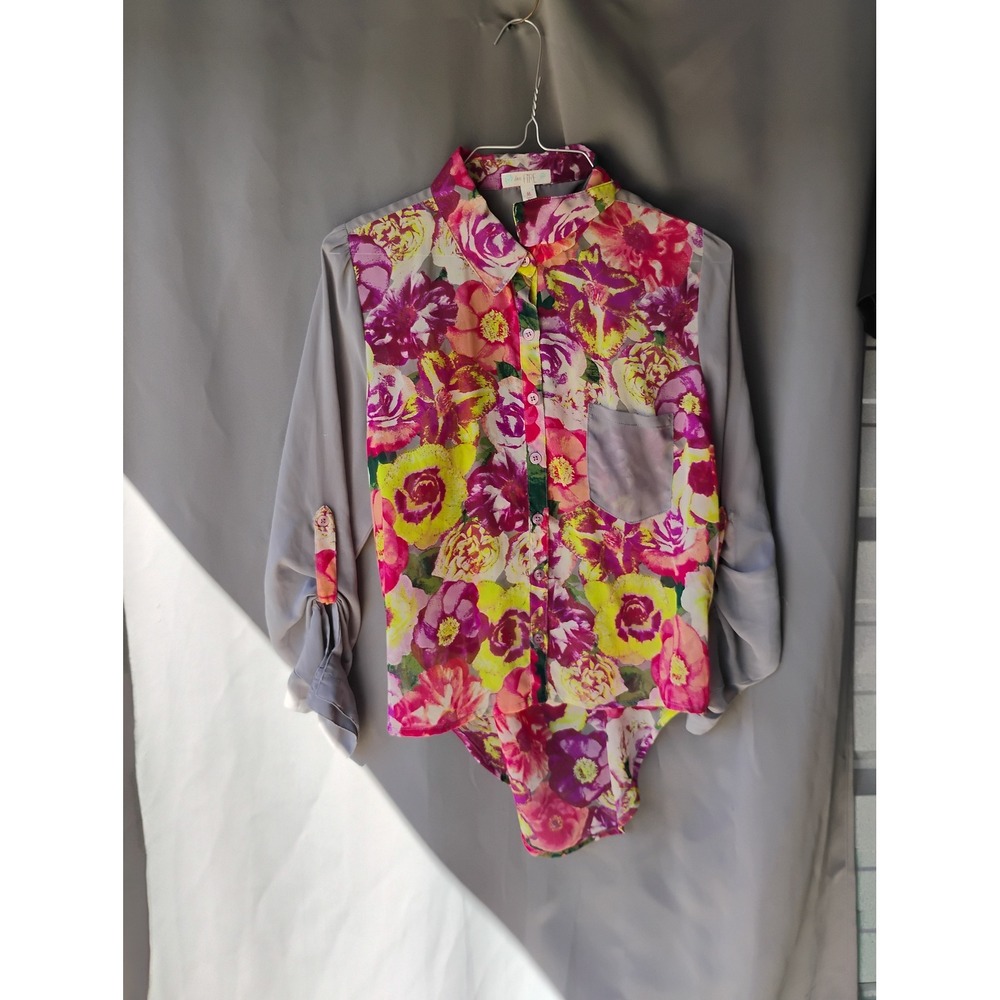 Love Fire Floral Mixed Media Button Up Blouse Grey Pink Yellow Size M Cutout